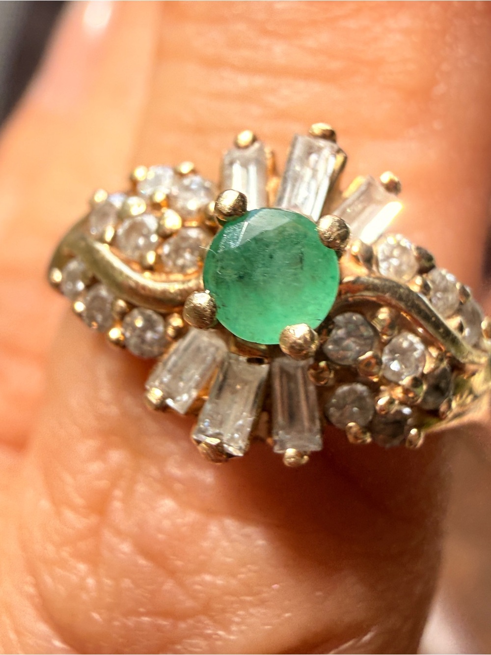 Vintage 1980s Ballerina 10kt Gold Emerald & Diamond Cluster Ring ACC8 .95 ctw